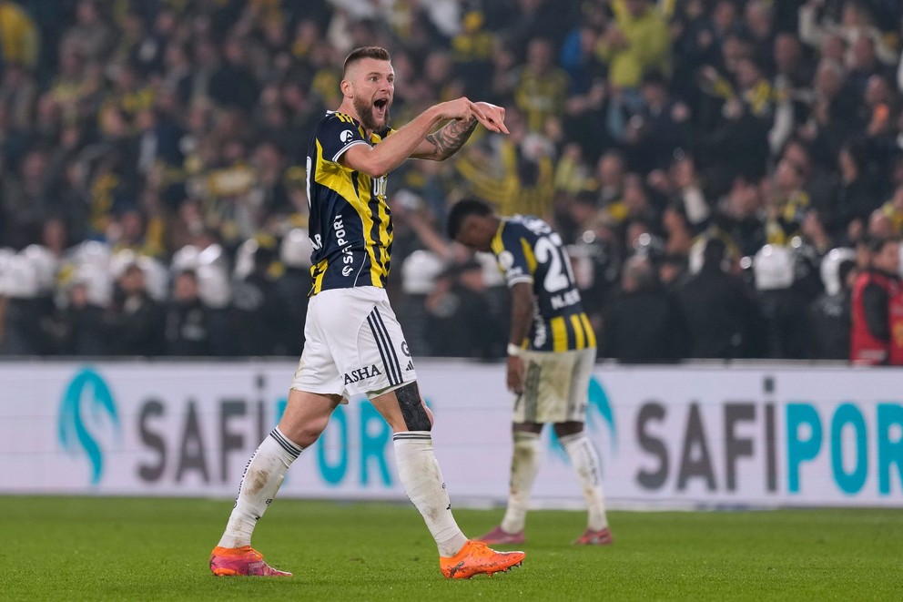 Slovenský hráč Fenerbahce Milan Škriniar.