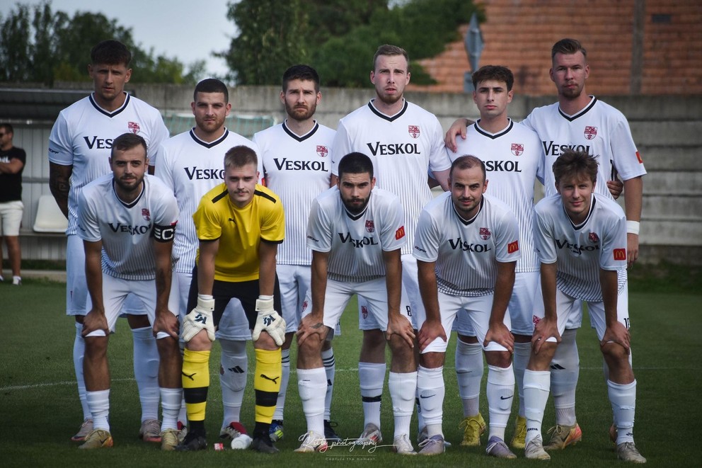 Futbalisti FC Komoča sú nováčikom šiestej ligy.