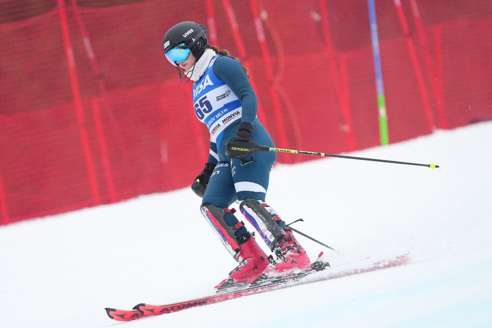 Slovenská lyžiarka Katarína Šrobová pri debute vo Svetovom pohári v Špindlerovom Mlyne 2026. 