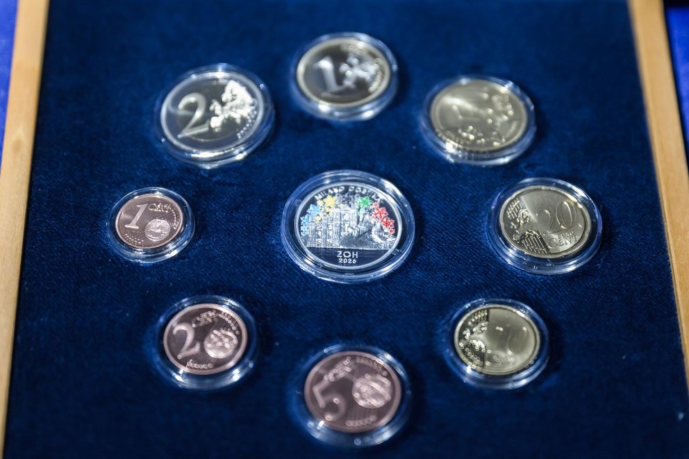 Na snímke súbor slovenských obehových euromincí „XXV. zimné olympijské hry - Miláno Cortina d´Ampezzo 2026“.