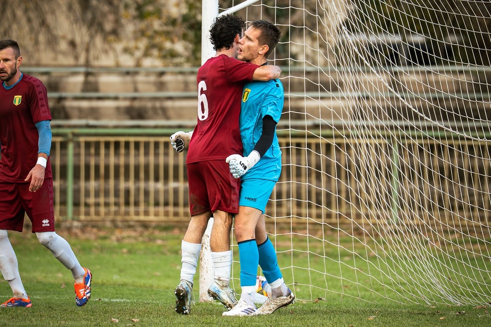 Brankár Patrik Samuel Pánik je odchovancom Slovana Levice.