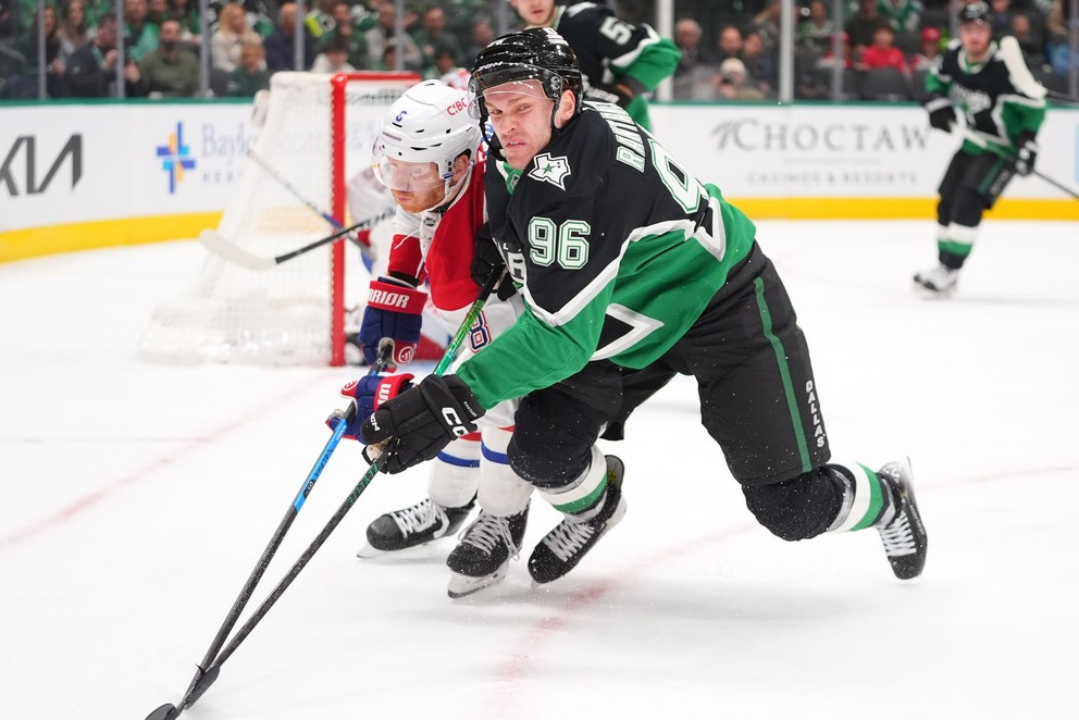 Mikko Rantanen (96) a Mike Matheson (8).