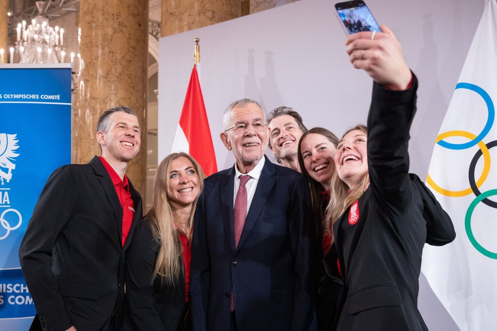 Rakúski športovci s prezidentom pred ZOH.