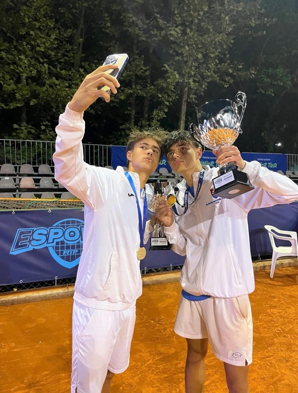 Leon Sloboda (vpravo).