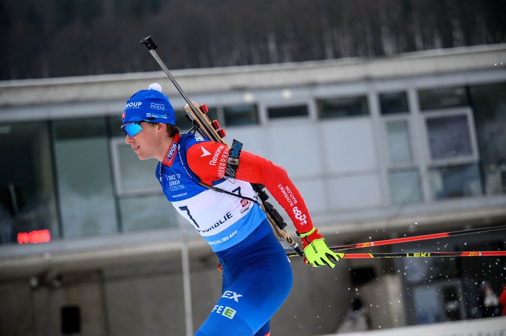 Šimon Adamov počas pretekov IBU Cupu v Osrblí 2026.