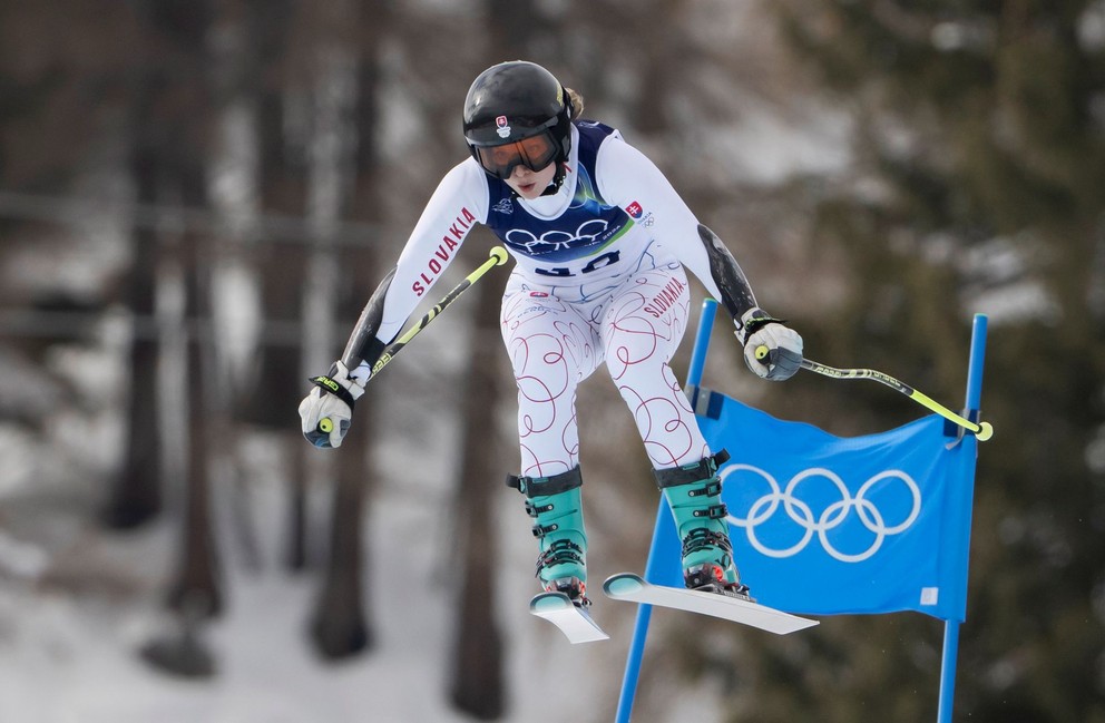 Slovenská lyžiarka Rebeka Jančová na svahu počas super-G žien