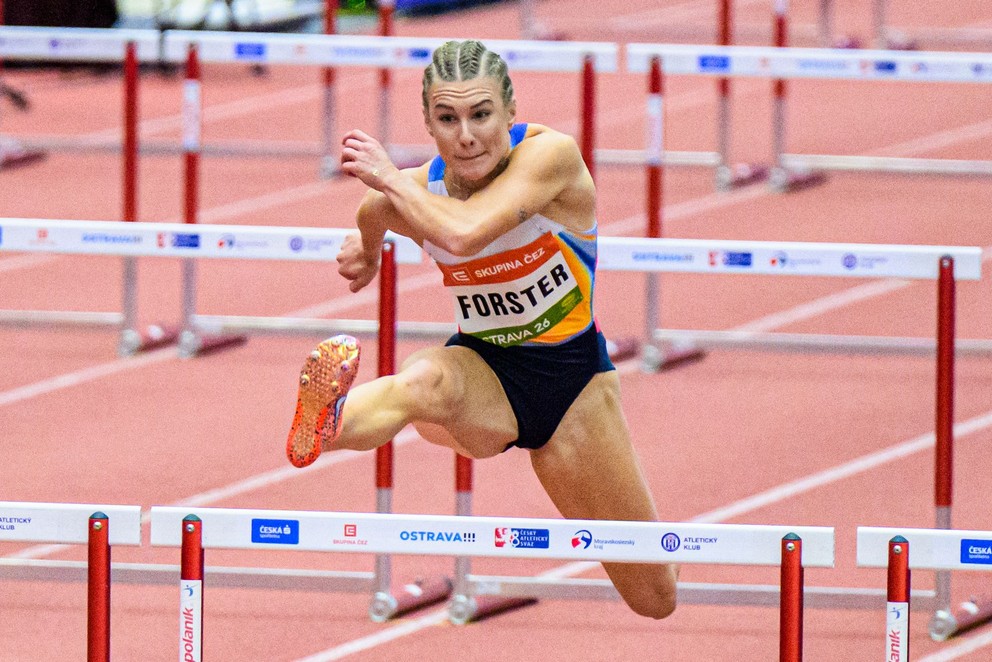 Na snímke slovenská reprezentantka Viktória Forster beží 60 metrov cez prekážky počas hlavného programu atletického mítingu Czech Indoor Gala.