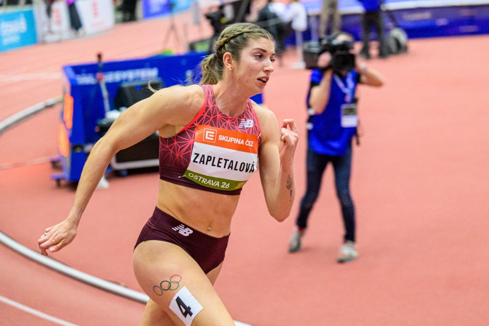 Na snímke slovenská reprezentantka Emma Zapletalová beží 400 metrov počas hlavného programu atletického mítingu Czech Indoor Gala v Ostrave.