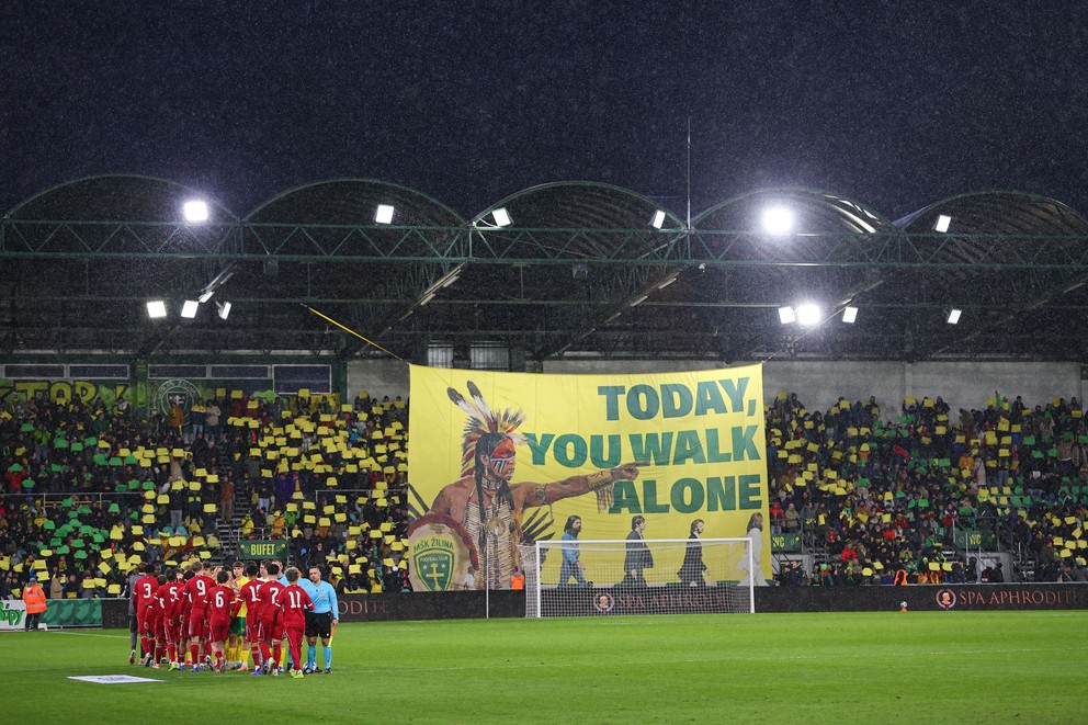 Choreo fanúšikov Žiliny v zápase šestnásťfinále mládežníckej Ligy majstrov (UEFA Youth League) vo futbale medzi MŠK Žilina - Liverpool FC.