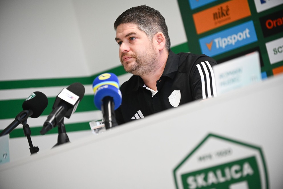 Na snímke generálny manažér MFK Skalica Lukáš Varga počas tlačovej konferencie MFK Skalica.
