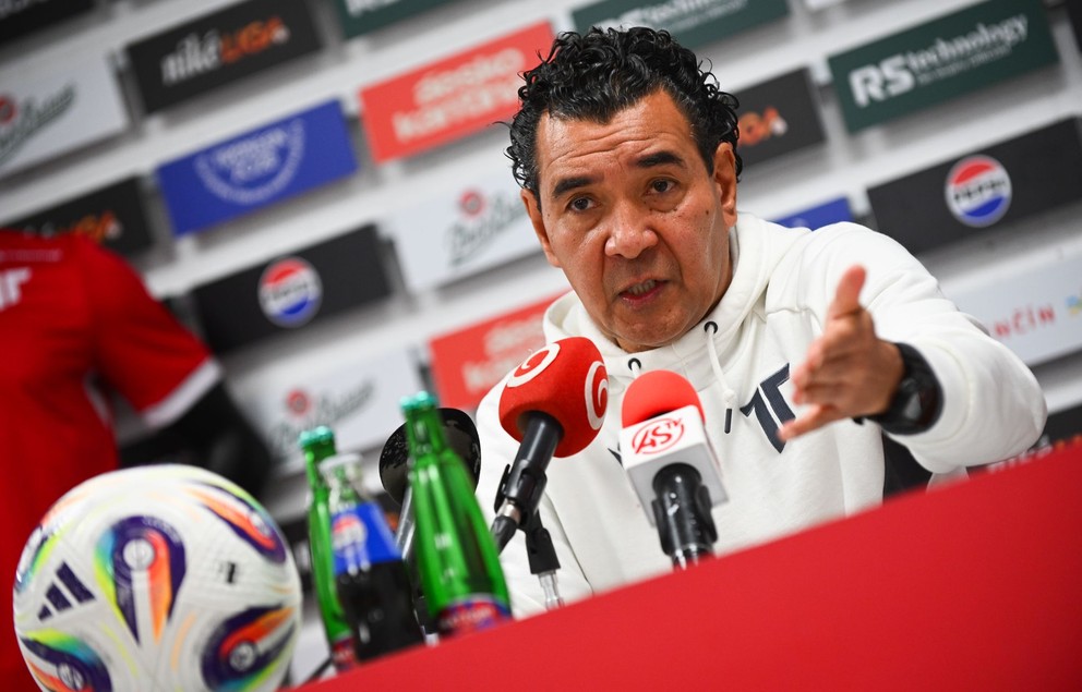 Na snímke tréner AS Trenčín Ricardo Moniz počas tlačovej konferencie AS Trenčín pred začiatkom jarnej časti.