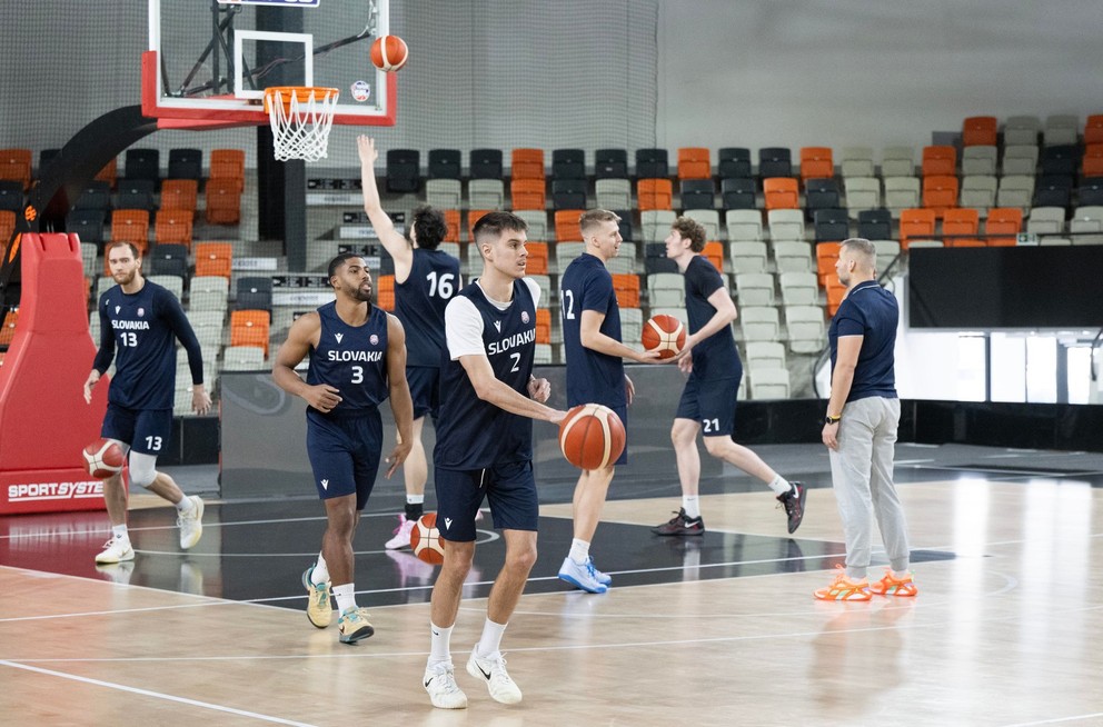Na snímke slovenská basketbalová reprezentantácia počas stretnutia hráčov Slovenska pred predkvalifikáciou majstrovstiev Európy 2029.