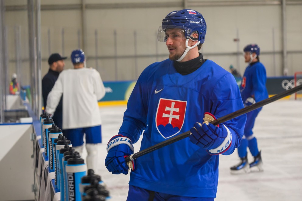 Pavol Regenda počas tréningu slovenskej hokejovej reprezentácie.