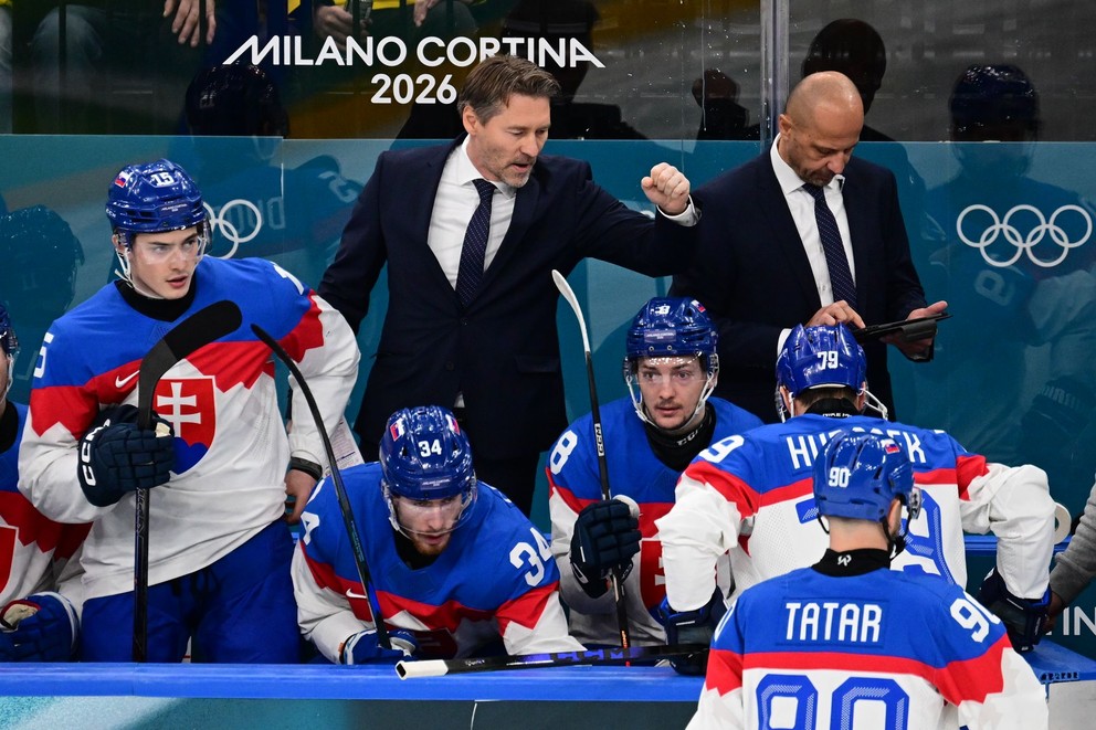 Na snímke zľava hlavný tréner Vladimír Országh a jeho asistent Ján Pardavý.