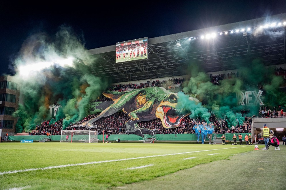 Na snímke choreo trnavských ULTRAS počas osemfinálového zápasu Slovnaft Cupu medzi Spartakom Trnava a Slovanom Bratislava v Trnave 