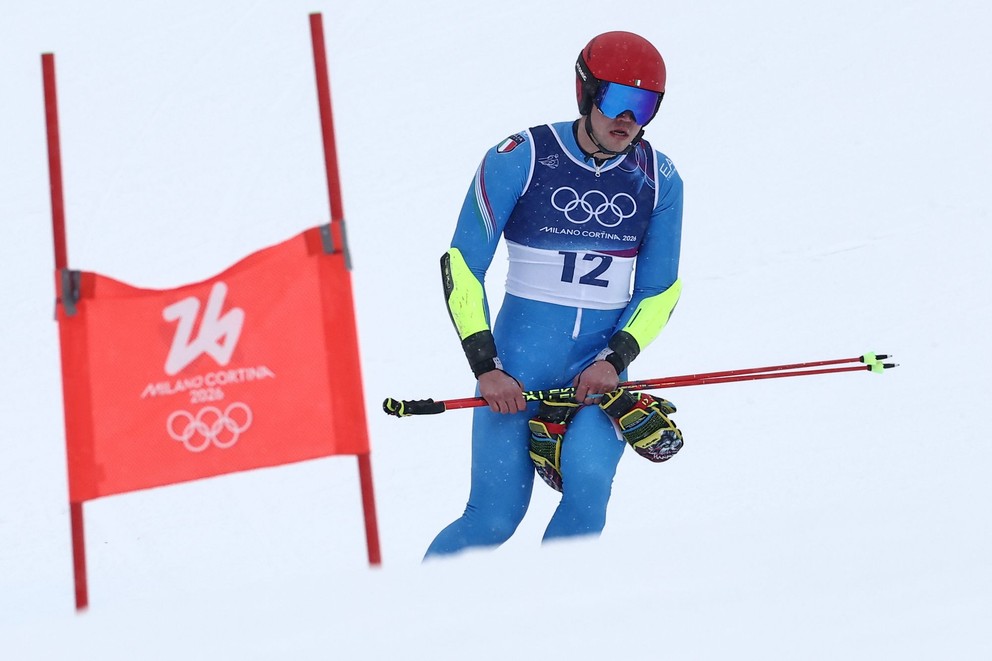 Taliansky lyžiar Alex Vinatzer nedokončil obrovský slalom na ZOH 2026.