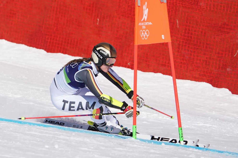 Nemecká lyžiarka Lena Dürrová počas obrovského slalomu na ZOH 2026. 