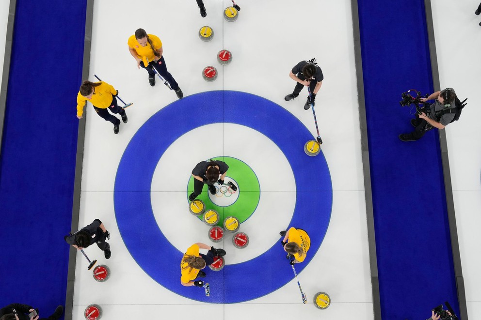 Fotka zo zápasu Švédsko - Japonsko na ZOH 2026.