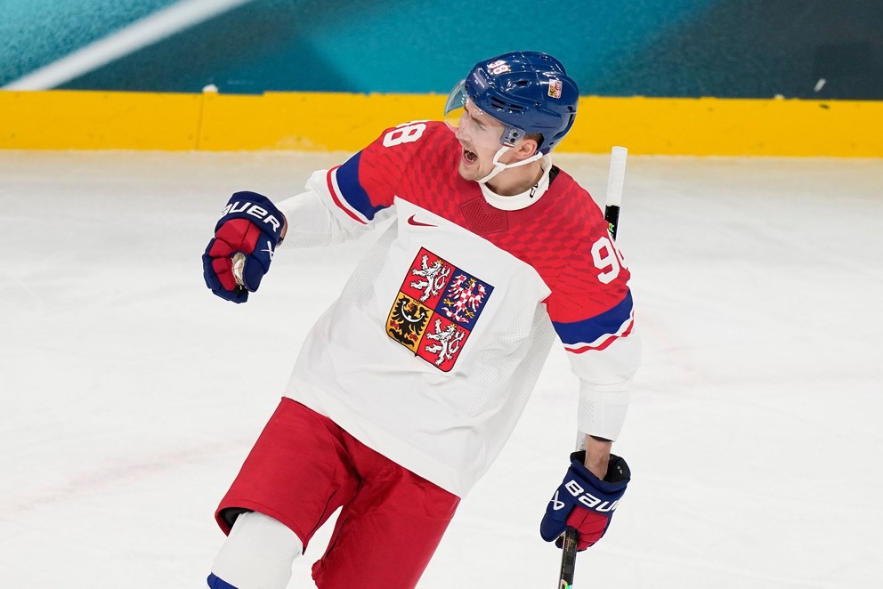 Martin Nečas sa teší z gólu.