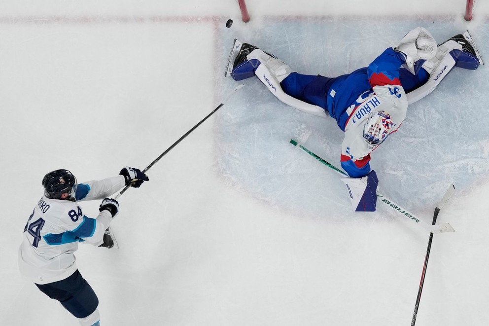 Samuel Hlavaj v zápase Slovensko - Fínsko na ZOH 2026.