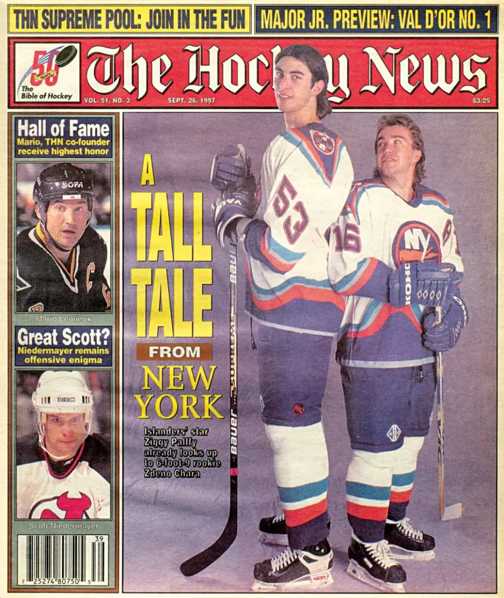 Titulná strana magazínu The Hockey News so slovenskými hráčmi New York Islanders Zdenom Chárom a Žigmundom Pálffym.
