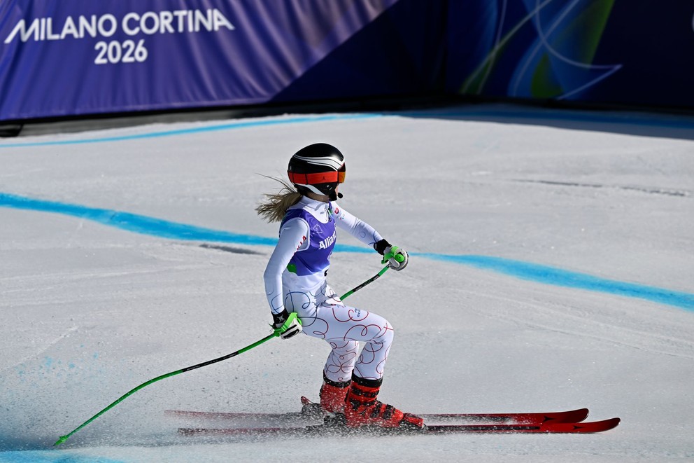 Slovenská paralyžiarka Alexandra Rexová v cieli zjazdu na ZPH 2026.