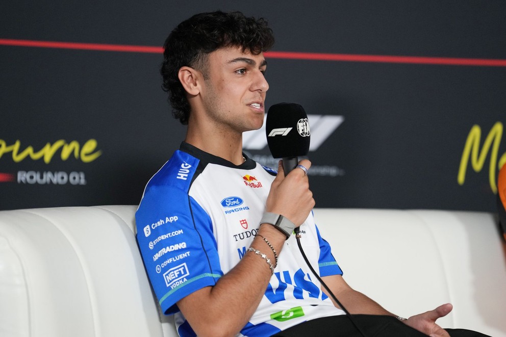 Britský pretekár F1 Arvid Lindblad pred štartom sezóny 2026.