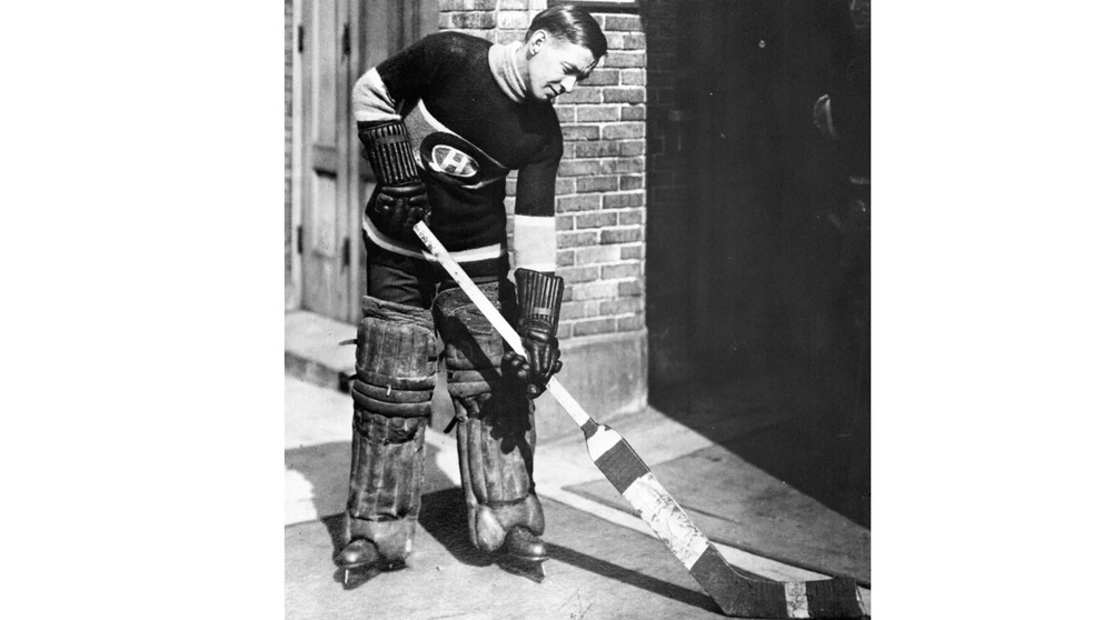 Legendárny brankár Georges Vézina v drese Montrealu Canadiens. 