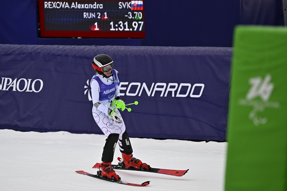 Na snímke slovenská paraalpská lyžiarka Alexandra Rexová v cieli pretekov druhého kola slalomu žien na XIV. zimných paralympijských hrách.
