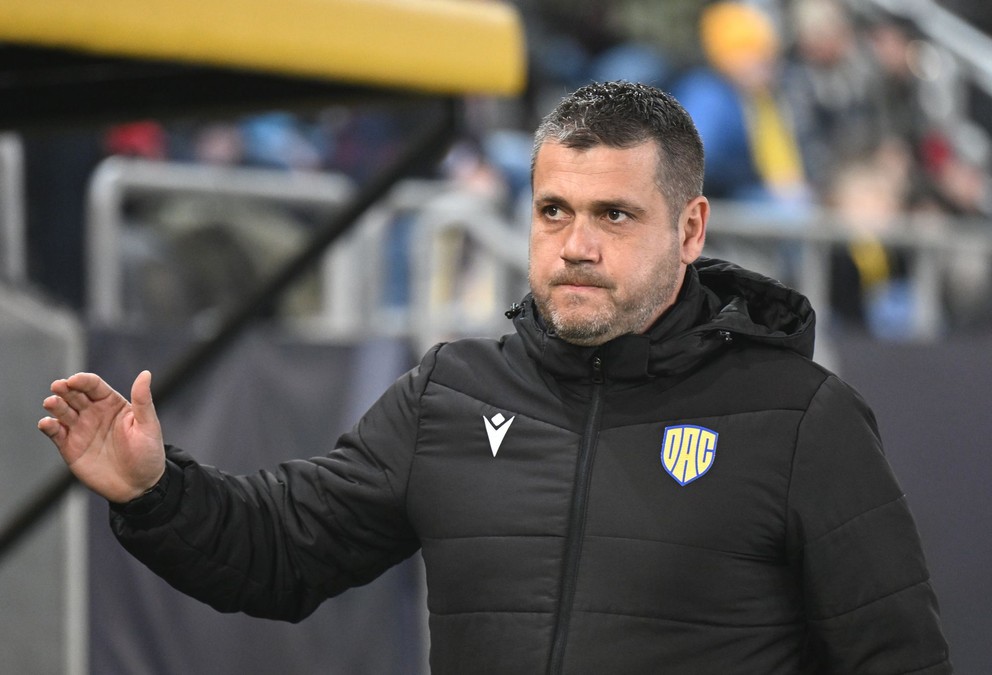 Na snímke tréner Dunajskej Stredy Branislav Fodrek.