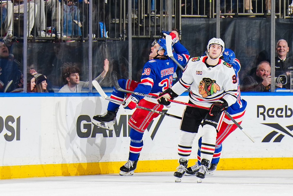 Adam Sýkora oslavuje prvý gól v NHL