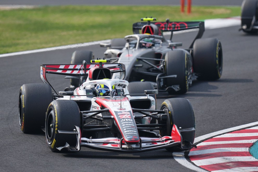 Jazdec tímu Haas Oliver Bearman počas Veľkej ceny Japonska 2026.