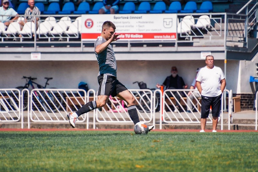 Ľubomír Korijkov v drese Slávia TU Košice.