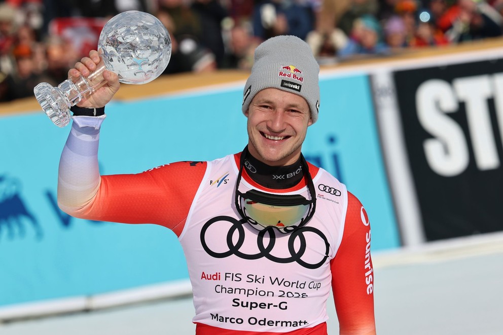 Marco Odermatt s malým glóbusom za super-G.