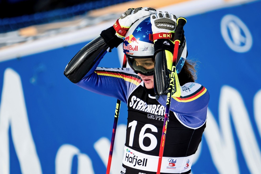Nemecká lyžiarka Emma Aicherová po obrovskom slalome v nórskom Hafjelli 2026. 