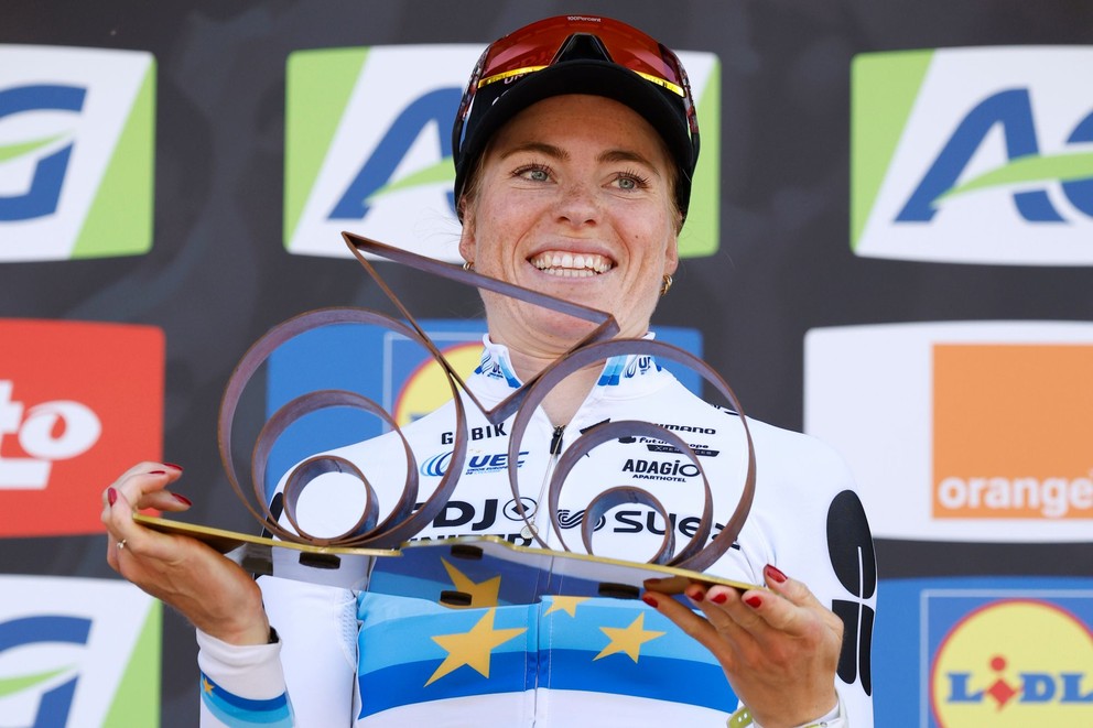 Holandská cyklistka Demi Volleringová po víťazstve na Valónskom šípe 2026.