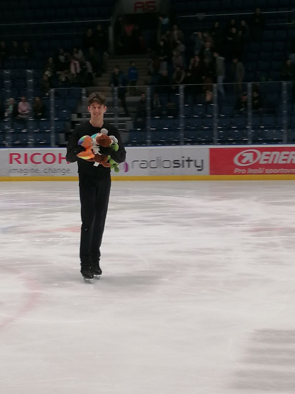 Adam Hagara dostal po svojom vystúpení kopu plyšákov.