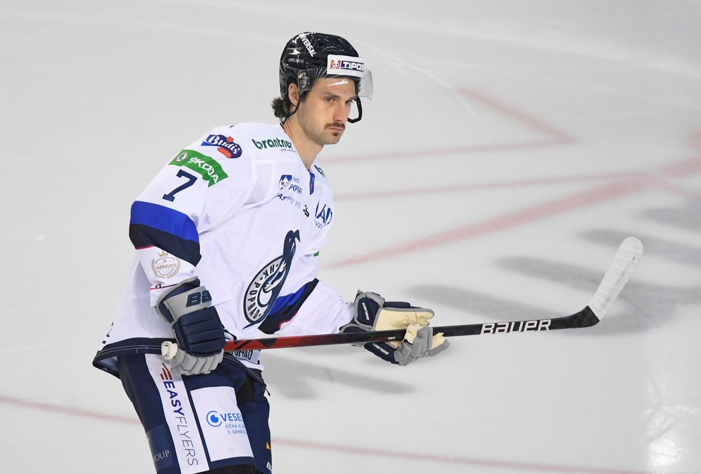 Betker ukončil hráčsku kariéru po sezóne v drese Popradu. 