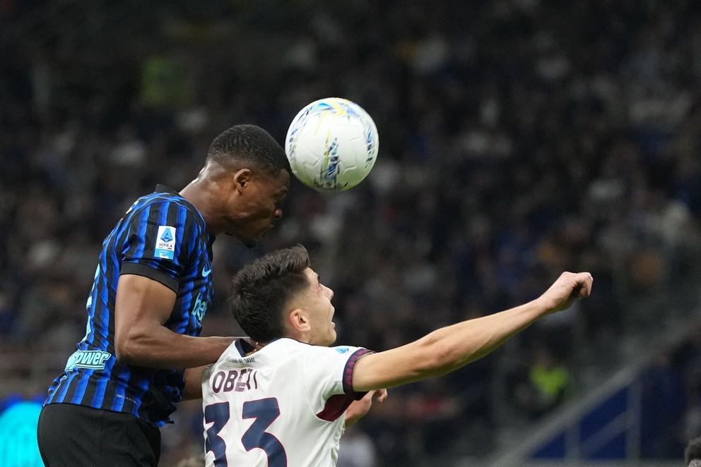 Adam Obert v drese Cagliari.