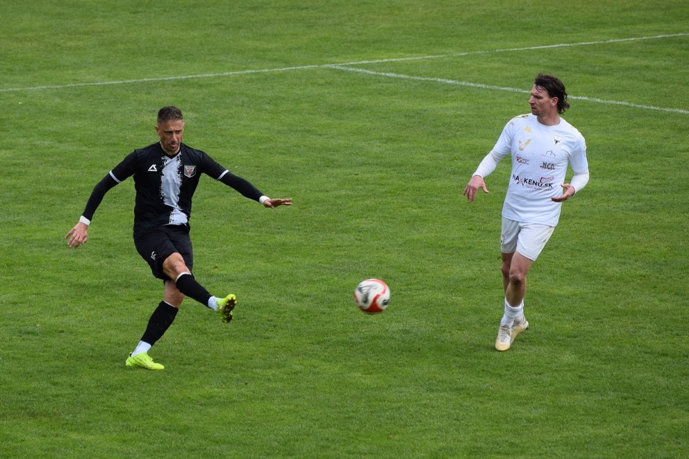 Kornel Saláta (vľavo) v drese Štúrova.