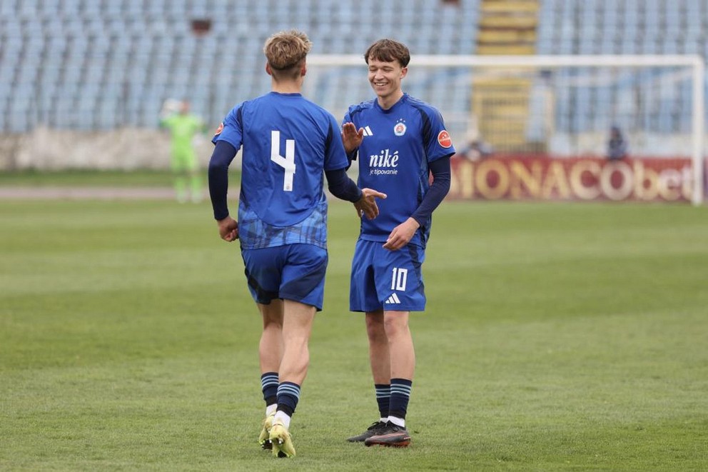 Alexej Maroš , číslo 10. 