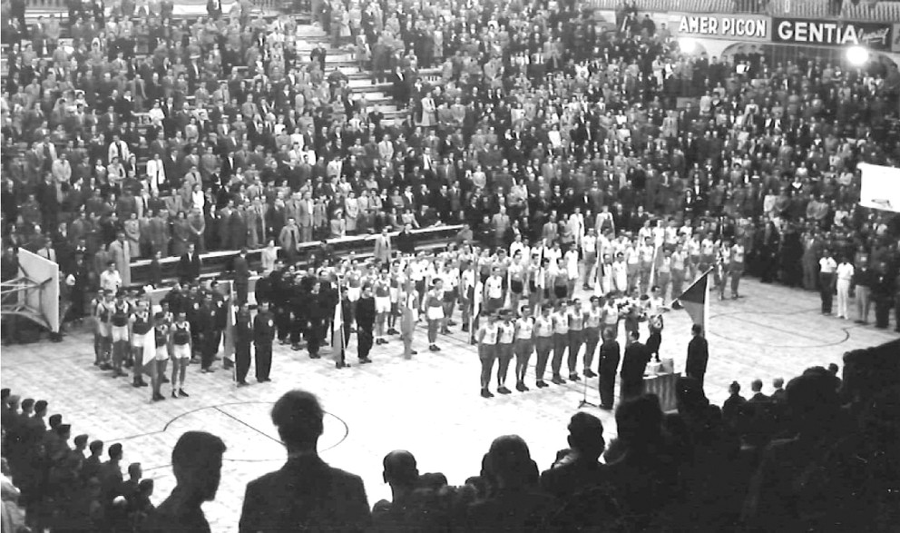 Slávnostný ceremoniál ME 1946. 

