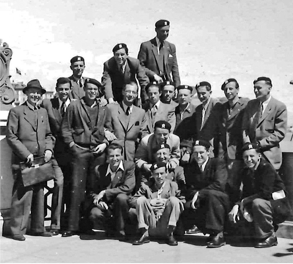 Hráči v dejisku ME 1946 v Ženeve.