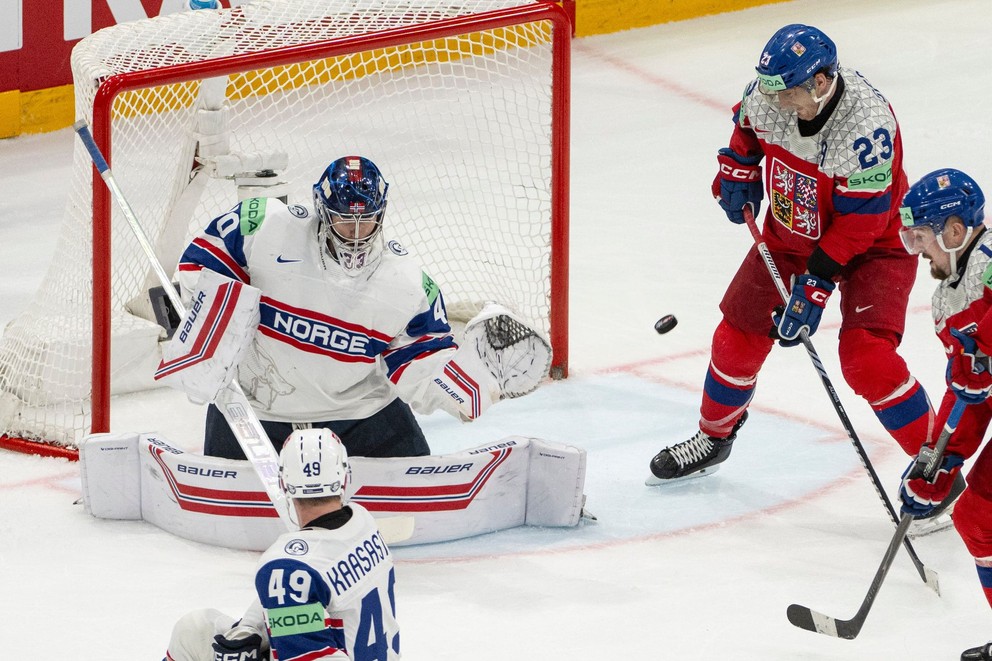 Henrik Haukeland počas MS v hokeji 2026. 