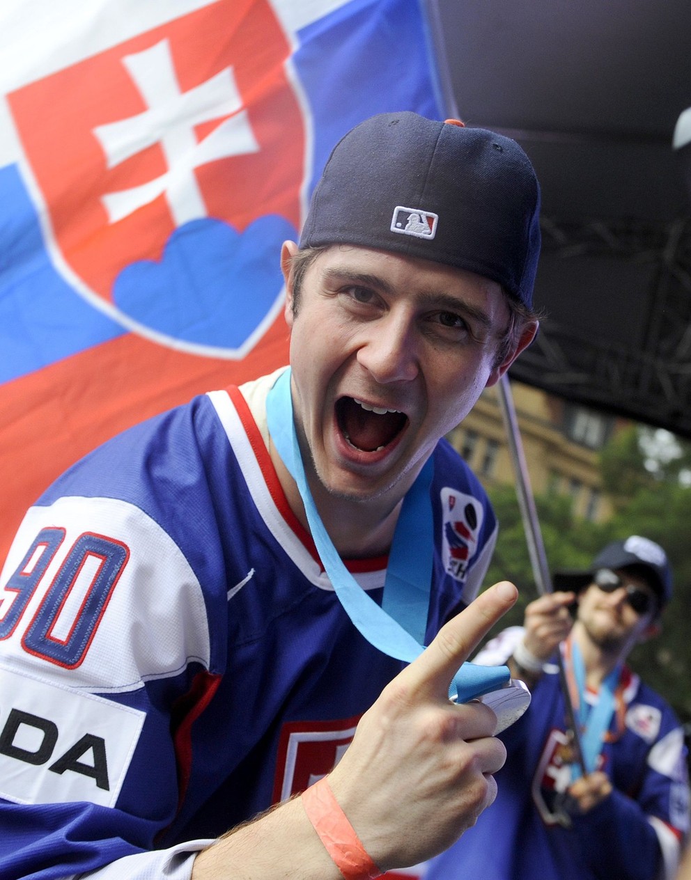 Tomáš Tatar na oslavách striebornej medaily po MS 2012.