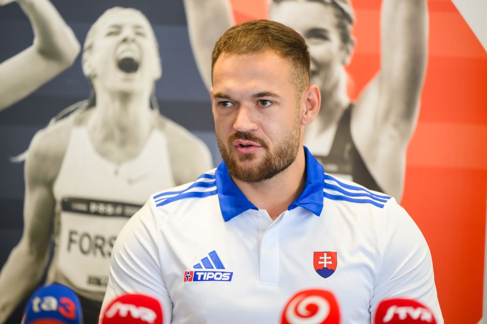 Slovenský oštepár Jakub Kubínec počas tlačovej konferencie pred 61. ročníkom mítingu P-T-S.