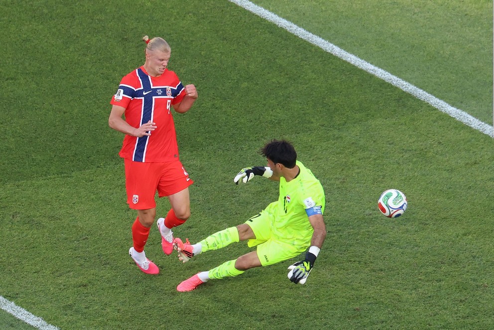 Erling Haaland strieľa gól v zápase Nórsko - Irak na MS vo futbale 2026.