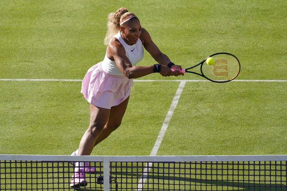 Americká tenistka Serena Williamsová počas svojho návratu v Queen's Clube 2026.
