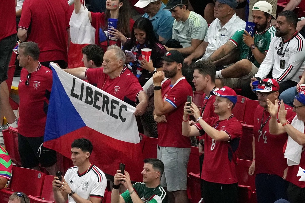 Na snímke fanúšikovia Česka .
