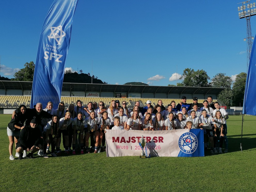 Futbalistky Slovana Bratislava U19, majsterky Slovenska.